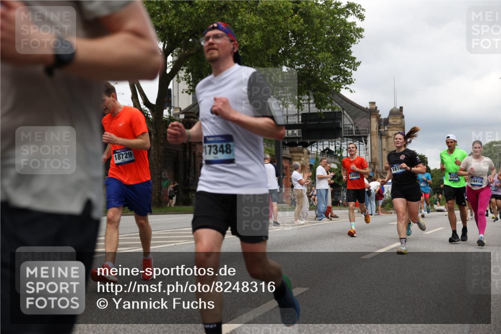 29.06.2025 - hella hamburg halbmarathon Yannick Fuchs http://msf.ph/oto/8248316 29.06.2025 10:47:49 20KM 1030, 1151, 1267, 1422, 1502, 1727, 1870, 2058, 2070, 2354, 2518, 2630, 3096, 3103, 3819, 5020, 5259, 5638, 5866, 6294, 6374, 6481, 6511, 6512, 6629, 6762, 6942, 7274, 7395, 7478, 7918, 8285, 8335, 8394, 8447, 9032, 9380, 9791, 9922, 11068, 11430, 11844, 12321, 12379, 12607, 12632, 12909, 13032, 13033, 13397, 13794, 13803, 13865, 13912, 14239, 14702, 15146, 15441, 15502, 15838, 15856, 15946, 16477, 16780, 17348, 17482, 18143, 18308, 18418, 18487, 18514, 18612, 19067 meine-sportfotos.de