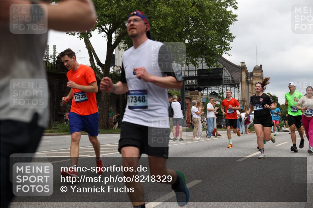 29.06.2025 - hella hamburg halbmarathon Yannick Fuchs http://msf.ph/oto/8248329 29.06.2025 10:47:49 20KM 1030, 1151, 1267, 1422, 1502, 1727, 1870, 2058, 2070, 2354, 2518, 2630, 3096, 3103, 3819, 5020, 5259, 5638, 5866, 6294, 6374, 6481, 6511, 6512, 6629, 6762, 6942, 7274, 7395, 7478, 7918, 8285, 8335, 8394, 8447, 9032, 9380, 9791, 9922, 11068, 11430, 11844, 12321, 12379, 12607, 12632, 12909, 13032, 13033, 13397, 13794, 13803, 13865, 13912, 14239, 14702, 15146, 15441, 15502, 15838, 15856, 15946, 16477, 16780, 17348, 17482, 18143, 18308, 18418, 18487, 18514, 18612, 19067 meine-sportfotos.de