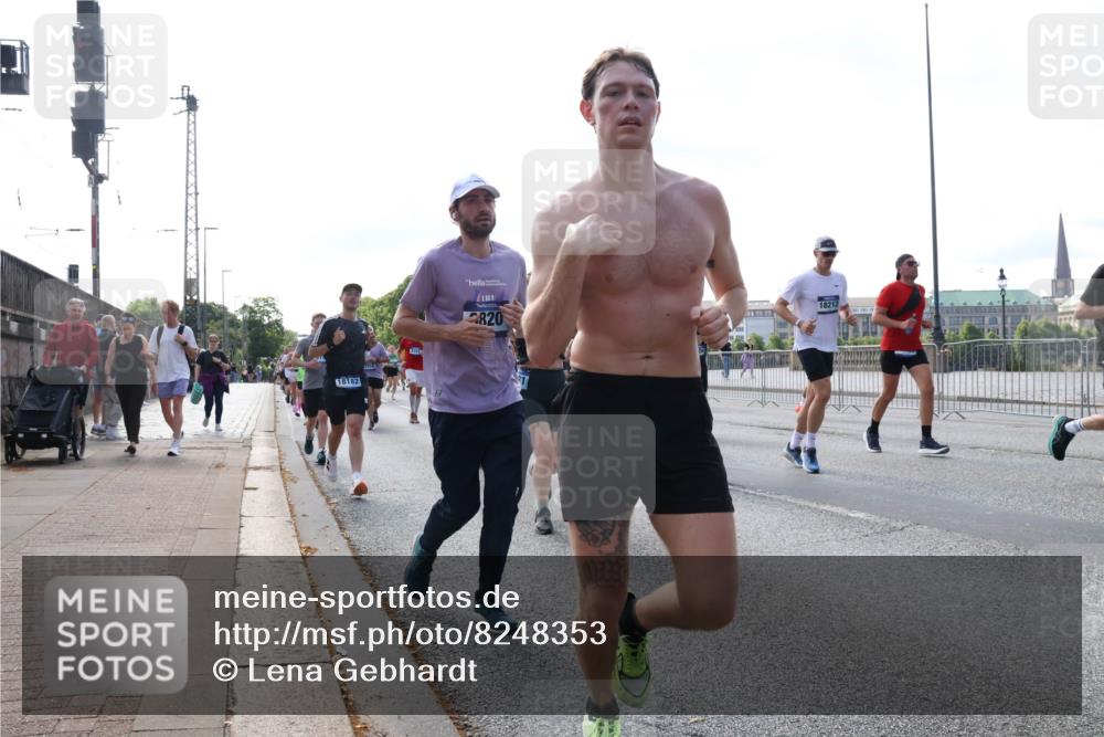 29.06.2025 - hella hamburg halbmarathon Lena Gebhardt http://msf.ph/oto/8248353 29.06.2025 09:56:36 Lombardsbrücke 1061, 1452, 1460, 1496, 1499, 1592, 1628, 1833, 1877, 2013, 2058, 2082, 2208, 2378, 2396, 2504, 2771, 2953, 2996, 3256, 3296, 3310, 3652, 4065, 4077, 4377, 4404, 4635, 4711, 4833, 5169, 5194, 5482, 5600, 5607, 5839, 5978, 6033, 6168, 6286, 6511, 6512, 6561, 6562, 7178, 7383, 7475, 7583, 7943, 8261, 8361, 8514, 8572, 8587, 8618, 8661, 8710, 8863, 8921, 8968, 8989, 8996, 9082, 9246, 9537, 9597, 9638, 10596 meine-sportfotos.de