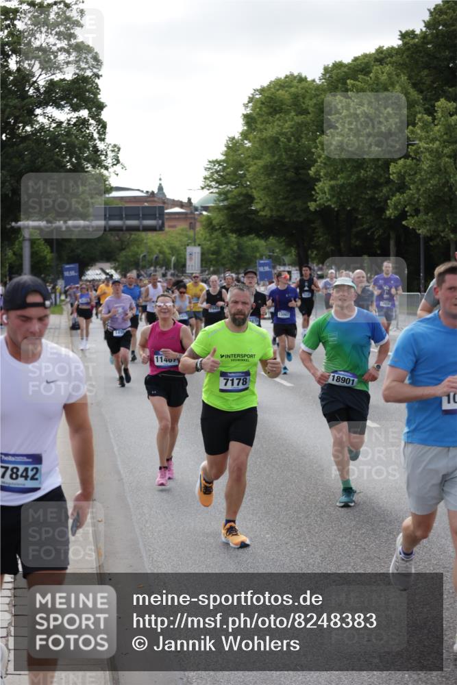 29.06.2025 - hella hamburg halbmarathon Jannik Wohlers http://msf.ph/oto/8248383 29.06.2025 09:55:47 Lombardsbrücke 1061, 1257, 1499, 1502, 1507, 1592, 1689, 2083, 2250, 2260, 2504, 2864, 3060, 4077, 4557, 5607, 6115, 6134, 6168, 7178, 7332, 7943, 8335, 8514, 8668, 8821, 8968, 8989, 9074, 9246, 9537, 9994, 10596, 11009, 11211, 11467, 11645, 12523, 12779, 12870, 12875, 13007, 13159, 13672, 13758, 13803, 13812, 13875, 13948, 14628, 14928, 15157, 15384, 15392, 15502, 15714, 15829, 15868, 15899, 16149, 16175, 16477, 16623, 16738, 16877, 17127, 17131, 17282, 17962, 18021 meine-sportfotos.de