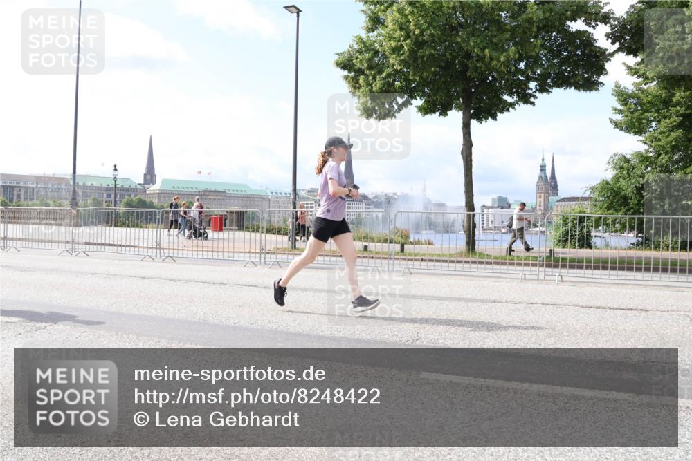 29.06.2025 - hella hamburg halbmarathon Lena Gebhardt http://msf.ph/oto/8248422 29.06.2025 10:10:13 Lombardsbrücke 1052, 1548, 1573, 3921, 4592, 5182, 5440, 5511, 7042, 7058, 7081, 7333, 7636, 7685, 8219, 8890, 9150, 9366, 9434, 9674, 9781, 9816, 10036, 10943, 11027, 11180, 12008, 12255, 12567, 13739, 13797, 14679, 14822, 15409, 16166, 16191, 16445, 16455, 16639, 16872, 17148, 17630, 17730, 17899, 18076, 18196, 18707, 19023 meine-sportfotos.de