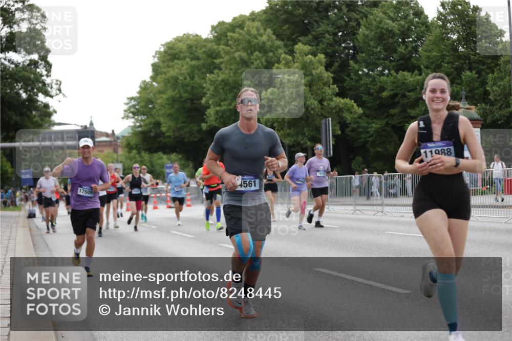 29.06.2025 - hella hamburg halbmarathon Jannik Wohlers http://msf.ph/oto/8248445 29.06.2025 10:30:45 Lombardsbrücke 1292, 1773, 1979, 2097, 2414, 2914, 4561, 4817, 5437, 5943, 6057, 6195, 6620, 6787, 7351, 7604, 8050, 8072, 8073, 8757, 9576, 10111, 10989, 11988, 12384, 12627, 14349, 15466, 15589, 16457, 17224, 17463, 17509, 17587, 17742, 17966, 19052, 19226 meine-sportfotos.de