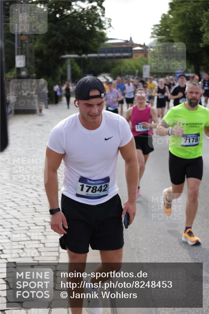 29.06.2025 - hella hamburg halbmarathon Jannik Wohlers http://msf.ph/oto/8248453 29.06.2025 09:55:48 Lombardsbrücke 1061, 1257, 1499, 1502, 1507, 1592, 1689, 2083, 2250, 2260, 2504, 3060, 4077, 4557, 5600, 5607, 6115, 6134, 6168, 7178, 7332, 7943, 8335, 8514, 8668, 8968, 8989, 9074, 9246, 9537, 9994, 10596, 11211, 11467, 12523, 12779, 12870, 12875, 13007, 13159, 13463, 13672, 13758, 13803, 13812, 13875, 13948, 14628, 14928, 15157, 15384, 15714, 15829, 15868, 15899, 16149, 16175, 16369, 16477, 16623, 16738, 16877, 16891, 16986, 17127, 17131, 17282, 17962, 18021 meine-sportfotos.de