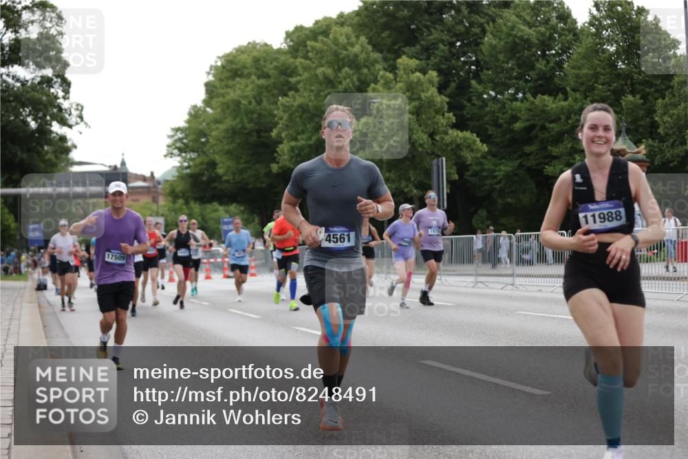 29.06.2025 - hella hamburg halbmarathon Jannik Wohlers http://msf.ph/oto/8248491 29.06.2025 10:30:45 Lombardsbrücke 1292, 1773, 1979, 2097, 2414, 2914, 4561, 4817, 5437, 5943, 6057, 6195, 6620, 6787, 7351, 7604, 8050, 8072, 8073, 8757, 9576, 10111, 10989, 11988, 12384, 12627, 14349, 15466, 15589, 16457, 17224, 17463, 17509, 17587, 17742, 17966, 19052, 19226 meine-sportfotos.de