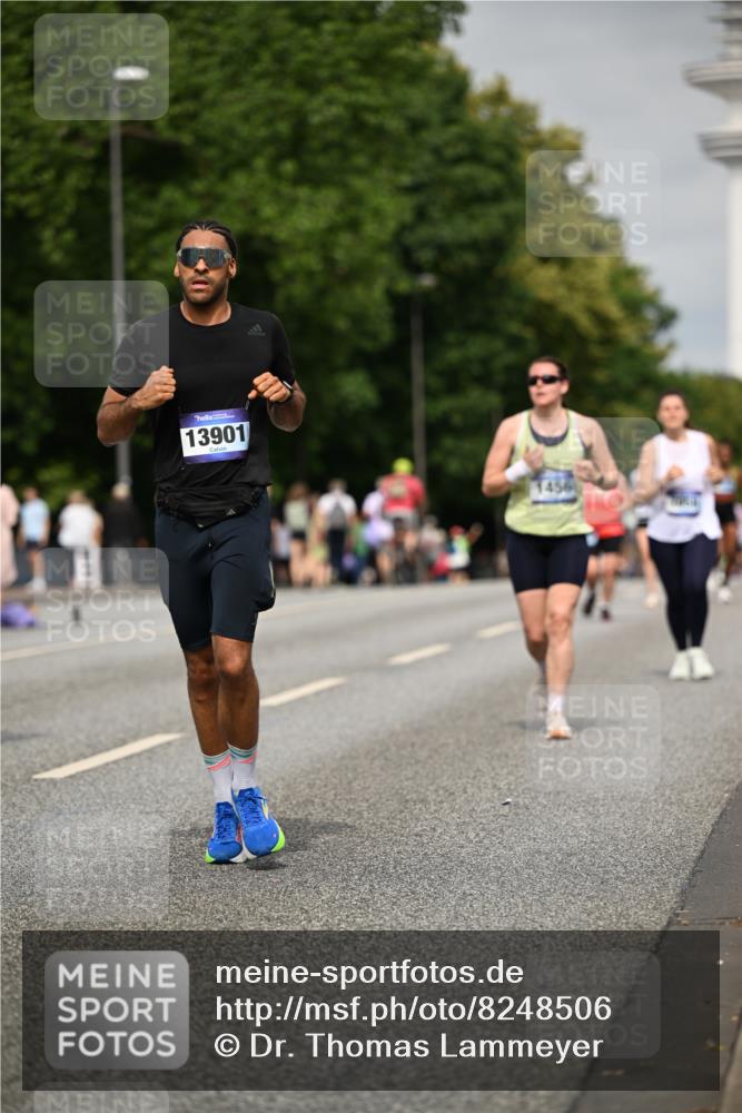 29.06.2025 - hella hamburg halbmarathon Dr. Thomas Lammeyer http://msf.ph/oto/8248506 29.06.2025 10:14:19 Kennedybrücke 1052, 1186, 1456, 1483, 1513, 4389, 7058, 7250, 7685, 8090, 8685, 9150, 9681, 9816, 9988, 11180 meine-sportfotos.de