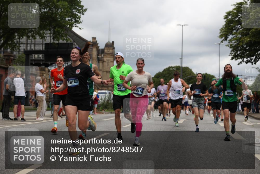 29.06.2025 - hella hamburg halbmarathon Yannick Fuchs http://msf.ph/oto/8248507 29.06.2025 10:47:50 20KM 1030, 1267, 1422, 1502, 1727, 1870, 2058, 2070, 2354, 2518, 2630, 3096, 3103, 3819, 4299, 5020, 5259, 5638, 5866, 6294, 6374, 6481, 6511, 6512, 6629, 6762, 6942, 7274, 7395, 7478, 7918, 8285, 8335, 8394, 8447, 9032, 9380, 9791, 9922, 11068, 11430, 11844, 12321, 12379, 12607, 12632, 13032, 13033, 13397, 13794, 13803, 13865, 13912, 14239, 14702, 15146, 15441, 15502, 15838, 15856, 15946, 16477, 16780, 17348, 17482, 18143, 18308, 18418, 18450, 18487, 18514, 18612, 19067 meine-sportfotos.de