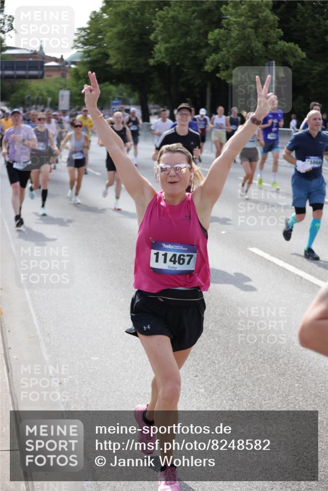 29.06.2025 - hella hamburg halbmarathon Jannik Wohlers http://msf.ph/oto/8248582 29.06.2025 09:55:49 Lombardsbrücke 1061, 1257, 1452, 1499, 1502, 1507, 1592, 2083, 2260, 2504, 3060, 4077, 4557, 5482, 5600, 5607, 6115, 6134, 6168, 7178, 7332, 7583, 7943, 8335, 8514, 8968, 8989, 8996, 9074, 9246, 9537, 9994, 10596, 11467, 12523, 12779, 12870, 12875, 13007, 13159, 13463, 13672, 13758, 13812, 13875, 13948, 14628, 14928, 15090, 15157, 15384, 15714, 15829, 15868, 15899, 16149, 16175, 16369, 16477, 16623, 16738, 16877, 16891, 16986, 17127, 17131, 17282, 17962, 18021 meine-sportfotos.de