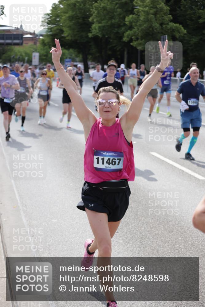 29.06.2025 - hella hamburg halbmarathon Jannik Wohlers http://msf.ph/oto/8248598 29.06.2025 09:55:49 Lombardsbrücke 1061, 1257, 1452, 1499, 1502, 1507, 1592, 2083, 2260, 2504, 3060, 4077, 4557, 5482, 5600, 5607, 6115, 6134, 6168, 7178, 7332, 7583, 7943, 8335, 8514, 8968, 8989, 8996, 9074, 9246, 9537, 9994, 10596, 11467, 12523, 12779, 12870, 12875, 13007, 13159, 13463, 13672, 13758, 13812, 13875, 13948, 14628, 14928, 15090, 15157, 15384, 15714, 15829, 15868, 15899, 16149, 16175, 16369, 16477, 16623, 16738, 16877, 16891, 16986, 17127, 17131, 17282, 17962, 18021 meine-sportfotos.de
