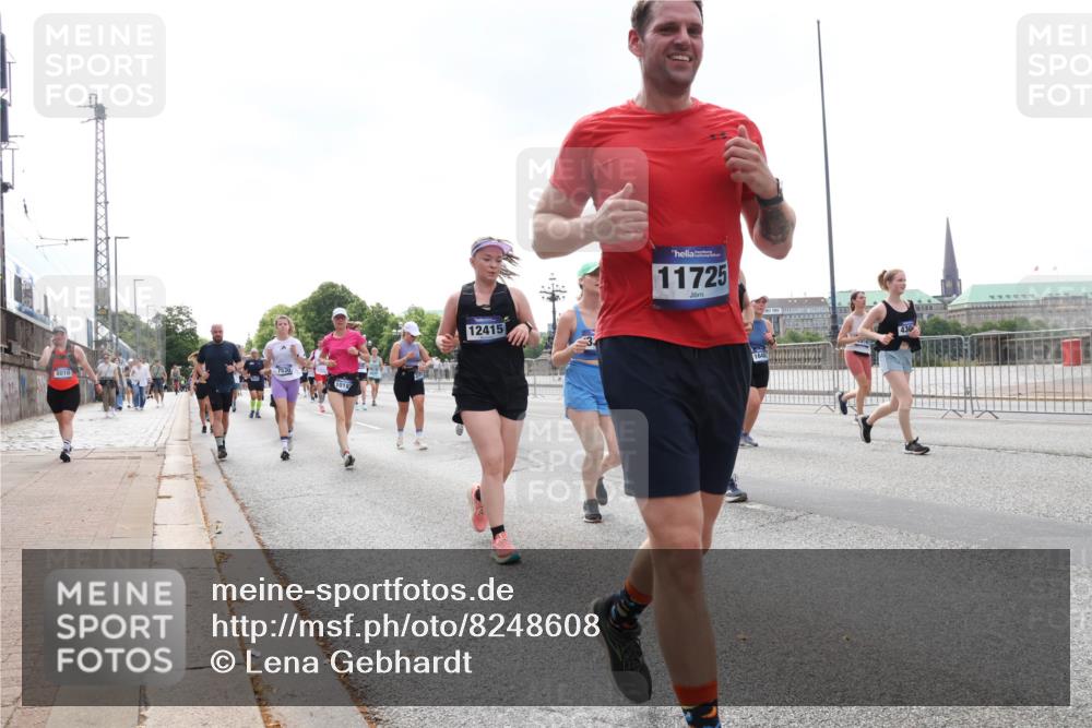 29.06.2025 - hella hamburg halbmarathon Lena Gebhardt http://msf.ph/oto/8248608 29.06.2025 10:45:35 Lombardsbrücke 1033, 1060, 1085, 1100, 1104, 1421, 1426, 1555, 1685, 1713, 1798, 1854, 1983, 2008, 2216, 2217, 2522, 2550, 2657, 2664, 2917, 2965, 2973, 3160, 3164, 3357, 3377, 3879, 3993, 4099, 4102, 4104, 4186, 4224, 4306, 4317, 4337, 4388, 4504, 4820, 4851, 5044, 5099, 5108, 5339, 5635, 5636, 5949, 6133, 6150, 6509, 6623, 6763, 6788, 6911, 6922, 6980, 7268, 7283, 7356, 7530, 7541, 7859, 8594, 8605, 8745, 8762, 9620, 10030, 10182, 10225, 10327, 10329, 10367, 10511, 11314 meine-sportfotos.de