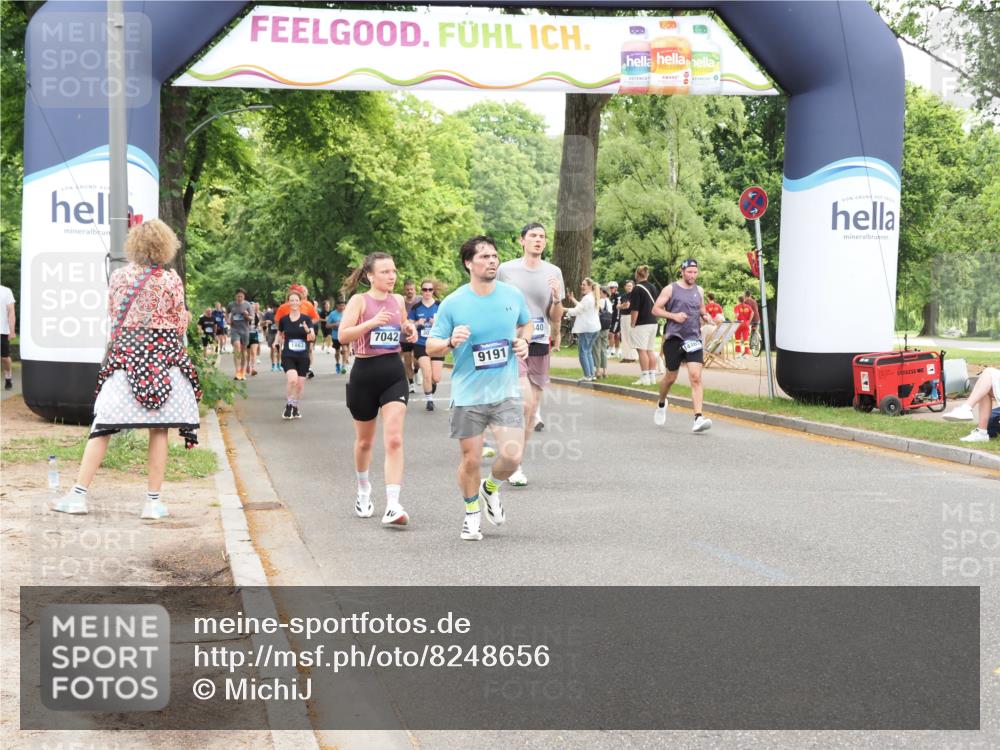 29.06.2025 - hella hamburg halbmarathon MichiJ http://msf.ph/oto/8248656 29.06.2025 10:51:31 Zwischen KM18-KM19 1992, 2298, 2782, 2979, 5396, 6585, 6907, 6908, 7042, 7081, 8520, 8810, 9191, 9526, 14176, 15915, 18440, 18707, 19162 meine-sportfotos.de