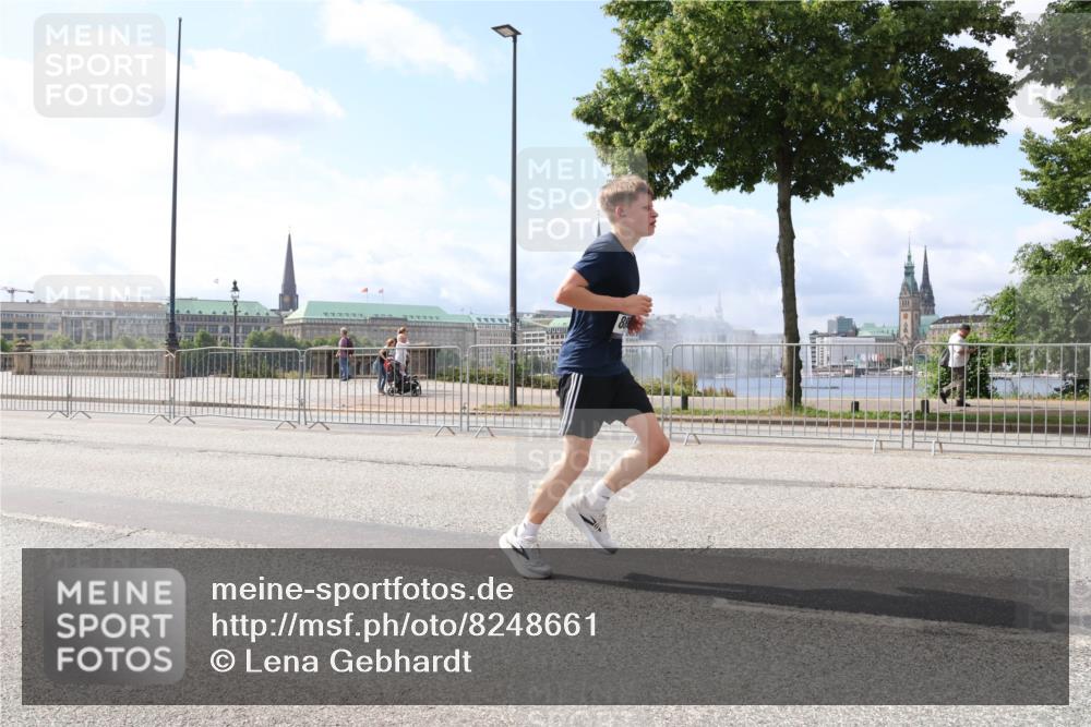 29.06.2025 - hella hamburg halbmarathon Lena Gebhardt http://msf.ph/oto/8248661 29.06.2025 10:10:14 Lombardsbrücke 1052, 1548, 1573, 3921, 4592, 5182, 5440, 5511, 7042, 7058, 7081, 7333, 7636, 7685, 8219, 8890, 9150, 9366, 9434, 9674, 9781, 9816, 10036, 10943, 11027, 11180, 12008, 12255, 12567, 13797, 14679, 14822, 15409, 16166, 16191, 16445, 16455, 16639, 16872, 17148, 17730, 17899, 18076, 18196, 18707, 19023 meine-sportfotos.de