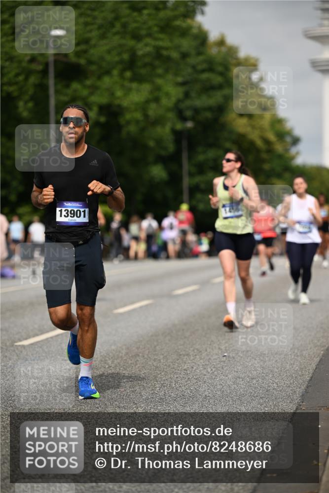 29.06.2025 - hella hamburg halbmarathon Dr. Thomas Lammeyer http://msf.ph/oto/8248686 29.06.2025 10:14:19 Kennedybrücke 1052, 1186, 1456, 1483, 1513, 4389, 7058, 7250, 7685, 8090, 8685, 9150, 9681, 9816, 9988, 11180 meine-sportfotos.de