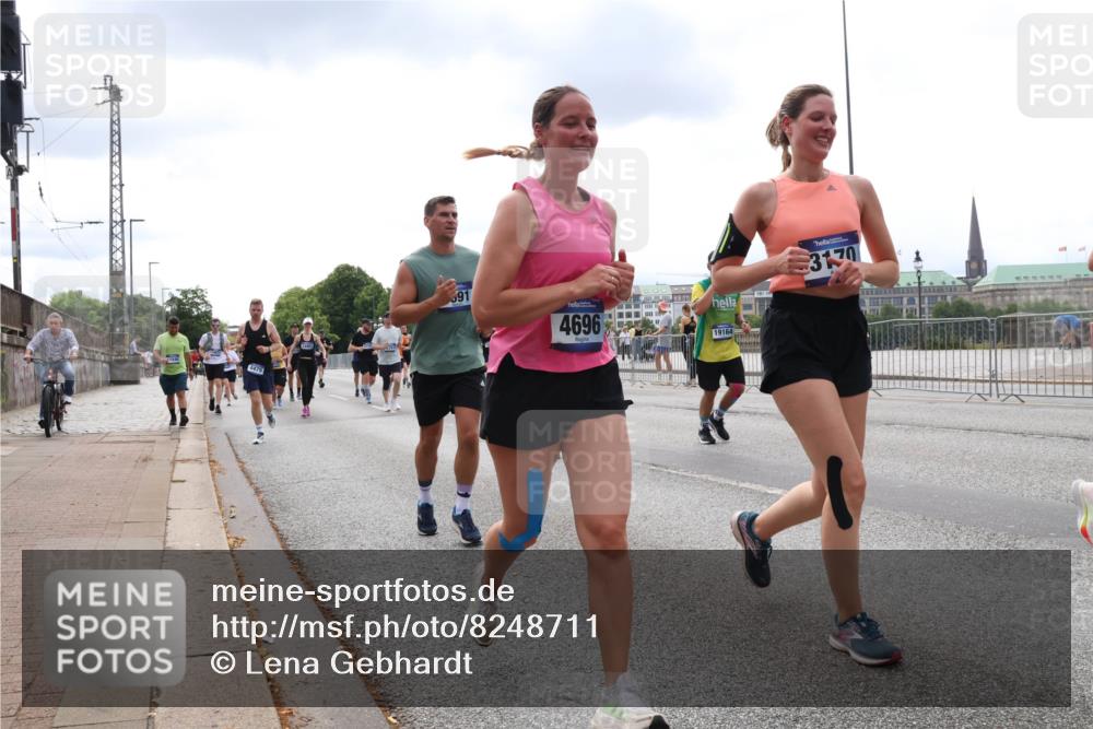29.06.2025 - hella hamburg halbmarathon Lena Gebhardt http://msf.ph/oto/8248711 29.06.2025 10:34:04 Lombardsbrücke 1189, 1275, 1417, 1672, 1705, 1787, 1896, 2265, 2342, 2464, 2482, 2496, 2526, 2801, 2933, 3145, 3170, 3264, 3340, 3345, 3560, 3829, 3848, 4361, 4433, 4449, 4479, 4696, 4807, 4824, 4826, 4942, 5075, 5096, 5141, 5557, 5561, 5566, 5569, 5584, 5691, 5821, 5822, 5887, 6105, 6109, 6364, 6515, 6516, 6854, 6956, 7027, 7324, 7329, 7565, 7653, 8157, 8202, 8277, 8282, 8349, 8375, 8377, 8383, 8401, 8965, 9094, 9438, 9799, 9875, 9995, 10007, 10071, 10360, 10561, 10564 meine-sportfotos.de