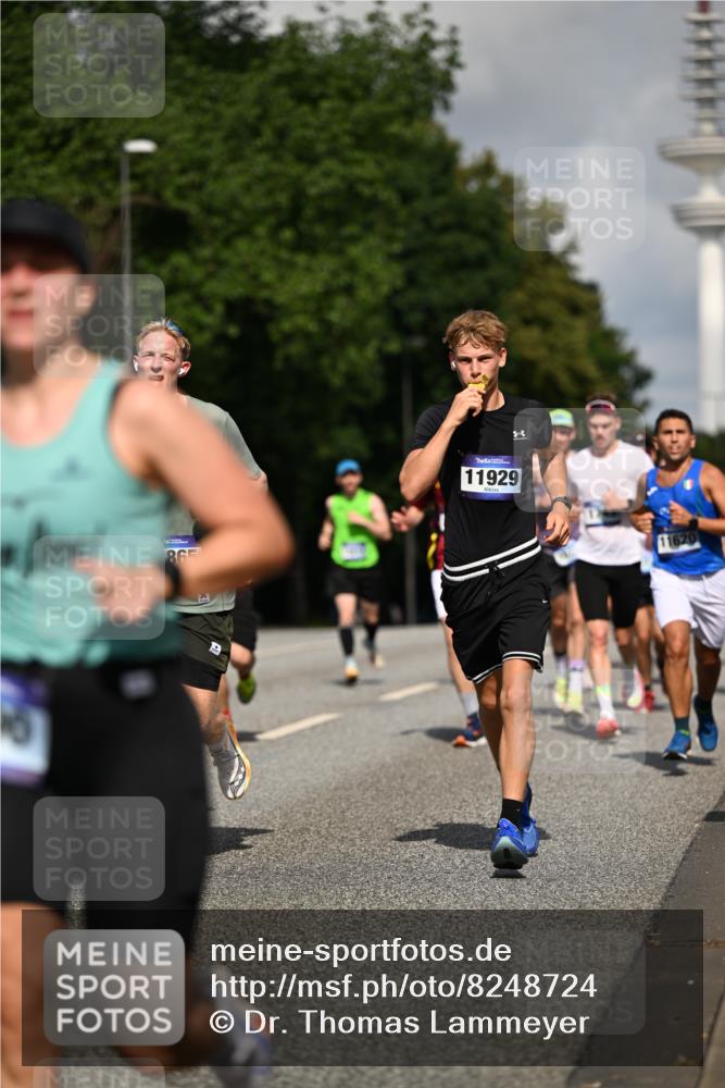 29.06.2025 - hella hamburg halbmarathon Dr. Thomas Lammeyer http://msf.ph/oto/8248724 29.06.2025 09:51:32 Kennedybrücke 1164, 1385, 1644, 1743, 2296, 2714, 2767, 3959, 4860, 5091, 5315, 6684, 6990, 7884, 8362, 9178, 9944, 10384, 10793, 10900, 10968, 11202, 11227 meine-sportfotos.de