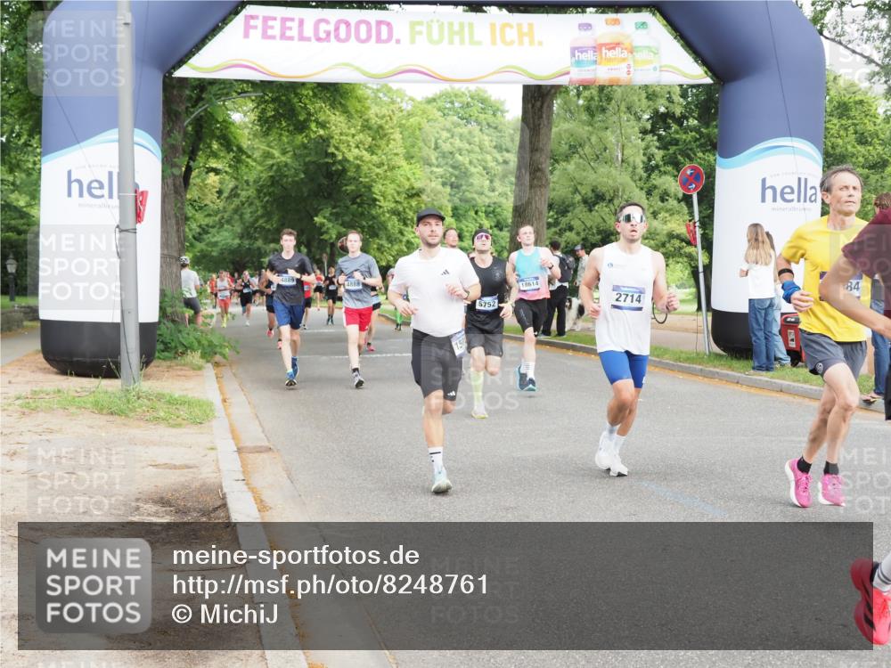 29.06.2025 - hella hamburg halbmarathon MichiJ http://msf.ph/oto/8248761 29.06.2025 10:28:41 Zwischen KM18-KM19 1358, 2573, 2714, 2972, 4565, 4888, 5752, 5803, 6649, 7495, 8370, 11284, 11714, 15015, 15421, 18013, 18614, 18979 meine-sportfotos.de
