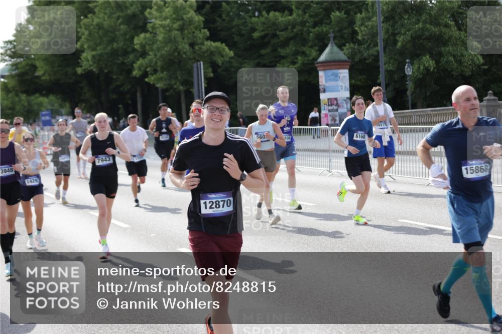 29.06.2025 - hella hamburg halbmarathon Jannik Wohlers http://msf.ph/oto/8248815 29.06.2025 09:55:51 Lombardsbrücke 1061, 1452, 1499, 1502, 1592, 2083, 2260, 2504, 3060, 4077, 5482, 5600, 5607, 6115, 6168, 7178, 7332, 7583, 7943, 8335, 8514, 8968, 8989, 8996, 9246, 9537, 9994, 10596, 11467, 12523, 12779, 12870, 12875, 13007, 13159, 13463, 13812, 13875, 13948, 14928, 15090, 15157, 15384, 15714, 15829, 15868, 15899, 16149, 16369, 16477, 16623, 16877, 16891, 16986, 17127, 17131, 17282, 17962, 18021 meine-sportfotos.de
