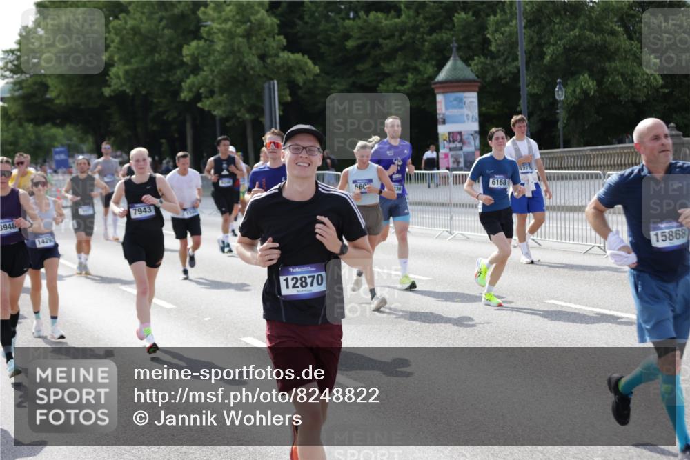 29.06.2025 - hella hamburg halbmarathon Jannik Wohlers http://msf.ph/oto/8248822 29.06.2025 09:55:51 Lombardsbrücke 1061, 1452, 1499, 1502, 1592, 2083, 2260, 2504, 3060, 4077, 5482, 5600, 5607, 6115, 6168, 7178, 7332, 7583, 7943, 8335, 8514, 8968, 8989, 8996, 9246, 9537, 9994, 10596, 11467, 12523, 12779, 12870, 12875, 13007, 13159, 13463, 13812, 13875, 13948, 14928, 15090, 15157, 15384, 15714, 15829, 15868, 15899, 16149, 16369, 16477, 16623, 16877, 16891, 16986, 17127, 17131, 17282, 17962, 18021 meine-sportfotos.de
