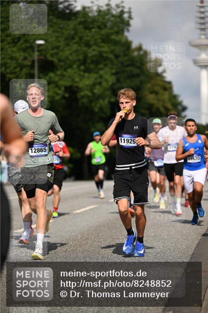 29.06.2025 - hella hamburg halbmarathon Dr. Thomas Lammeyer http://msf.ph/oto/8248852 29.06.2025 09:51:32 Kennedybrücke 1164, 1385, 1644, 1743, 2296, 2714, 2767, 3959, 4860, 5091, 5315, 6684, 6990, 7884, 8362, 9178, 9944, 10384, 10793, 10900, 10968, 11202, 11227 meine-sportfotos.de