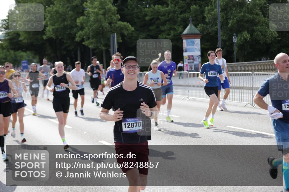 29.06.2025 - hella hamburg halbmarathon Jannik Wohlers http://msf.ph/oto/8248857 29.06.2025 09:55:51 Lombardsbrücke 1061, 1452, 1499, 1502, 1592, 2083, 2260, 2504, 3060, 4077, 5482, 5600, 5607, 6115, 6168, 7178, 7332, 7583, 7943, 8335, 8514, 8968, 8989, 8996, 9246, 9537, 9994, 10596, 11467, 12523, 12779, 12870, 12875, 13007, 13159, 13463, 13812, 13875, 13948, 14928, 15090, 15157, 15384, 15714, 15829, 15868, 15899, 16149, 16369, 16477, 16623, 16877, 16891, 16986, 17127, 17131, 17282, 17962, 18021 meine-sportfotos.de