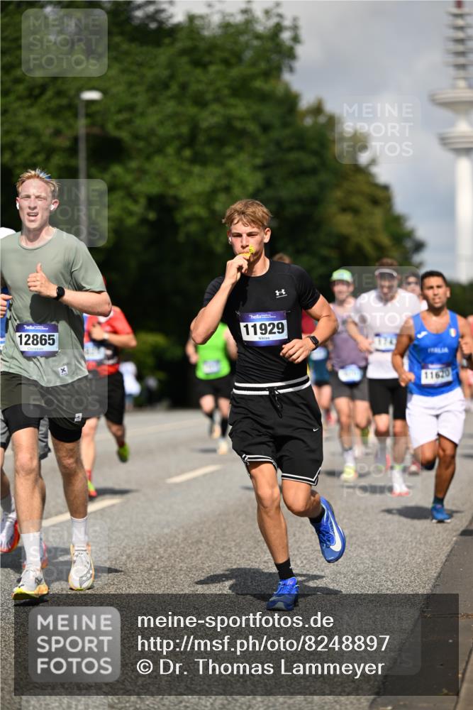 29.06.2025 - hella hamburg halbmarathon Dr. Thomas Lammeyer http://msf.ph/oto/8248897 29.06.2025 09:51:33 Kennedybrücke 1164, 1385, 1644, 1743, 2296, 2714, 2767, 3959, 4860, 5091, 5315, 6684, 6990, 7884, 8362, 9178, 9944, 10384, 10404, 10793, 10900, 11202, 11227 meine-sportfotos.de