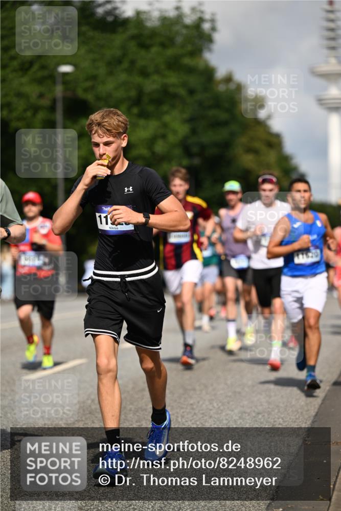 29.06.2025 - hella hamburg halbmarathon Dr. Thomas Lammeyer http://msf.ph/oto/8248962 29.06.2025 09:51:33 Kennedybrücke 1164, 1385, 1644, 1743, 2296, 2714, 2767, 3959, 4860, 5091, 5315, 6684, 6990, 7884, 8362, 9178, 9944, 10384, 10404, 10793, 10900, 11202, 11227 meine-sportfotos.de