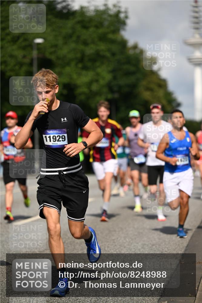 29.06.2025 - hella hamburg halbmarathon Dr. Thomas Lammeyer http://msf.ph/oto/8248988 29.06.2025 09:51:33 Kennedybrücke 1164, 1385, 1644, 1743, 2296, 2714, 2767, 3959, 4860, 5091, 5315, 6684, 6990, 7884, 8362, 9178, 9944, 10384, 10404, 10793, 10900, 11202, 11227 meine-sportfotos.de