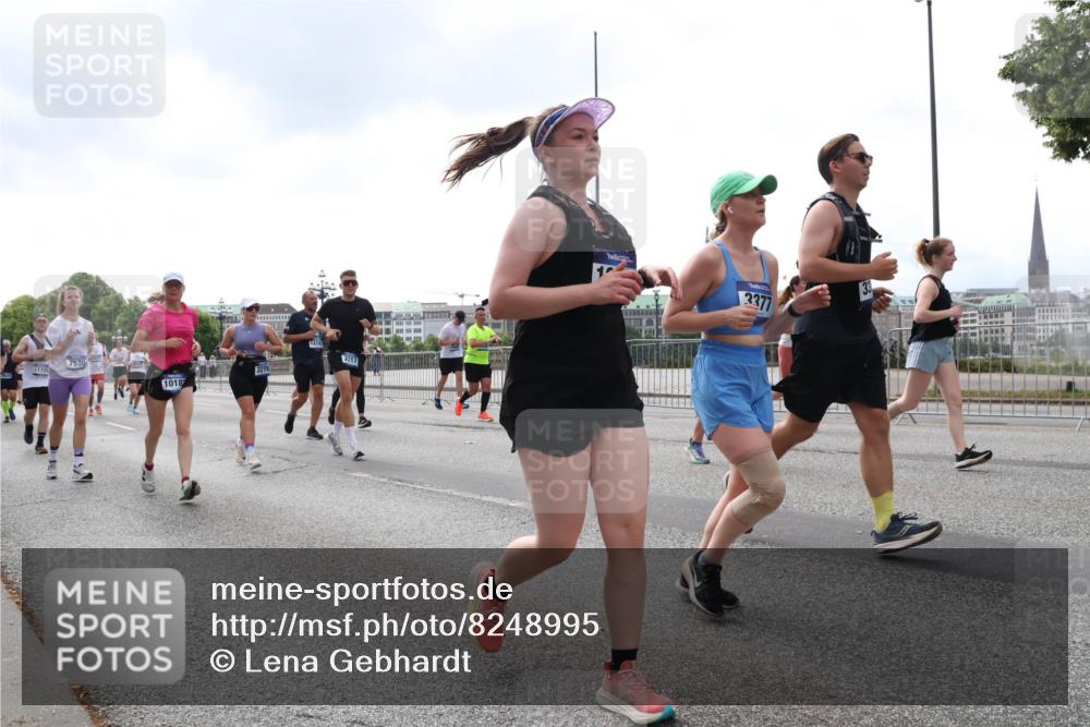 29.06.2025 - hella hamburg halbmarathon Lena Gebhardt http://msf.ph/oto/8248995 29.06.2025 10:45:36 Lombardsbrücke 1033, 1060, 1085, 1100, 1104, 1421, 1426, 1555, 1685, 1713, 1798, 1854, 1983, 2008, 2216, 2217, 2522, 2550, 2657, 2664, 2917, 2954, 2965, 2973, 3160, 3164, 3357, 3377, 3879, 3993, 4099, 4102, 4104, 4186, 4224, 4306, 4317, 4337, 4388, 4504, 4572, 4820, 4851, 5044, 5099, 5108, 5339, 5635, 5636, 5949, 6133, 6150, 6509, 6623, 6763, 6788, 6911, 6922, 6980, 7268, 7283, 7356, 7530, 7541, 7859, 8594, 8605, 8745, 8762, 9620, 10030, 10182, 10225, 10327, 10329, 10367, 10511, 11314 meine-sportfotos.de