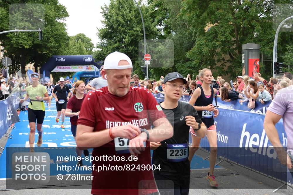 29.06.2025 - hella hamburg halbmarathon Zöllner http://msf.ph/oto/8249004 29.06.2025 10:57:42 Ziel 1239, 1715, 1719, 2606, 2652, 5457, 5458, 10133, 12774, 13523, 14571, 14951, 15217, 15220, 17455, 17769, 17814, 18388, 18985 meine-sportfotos.de