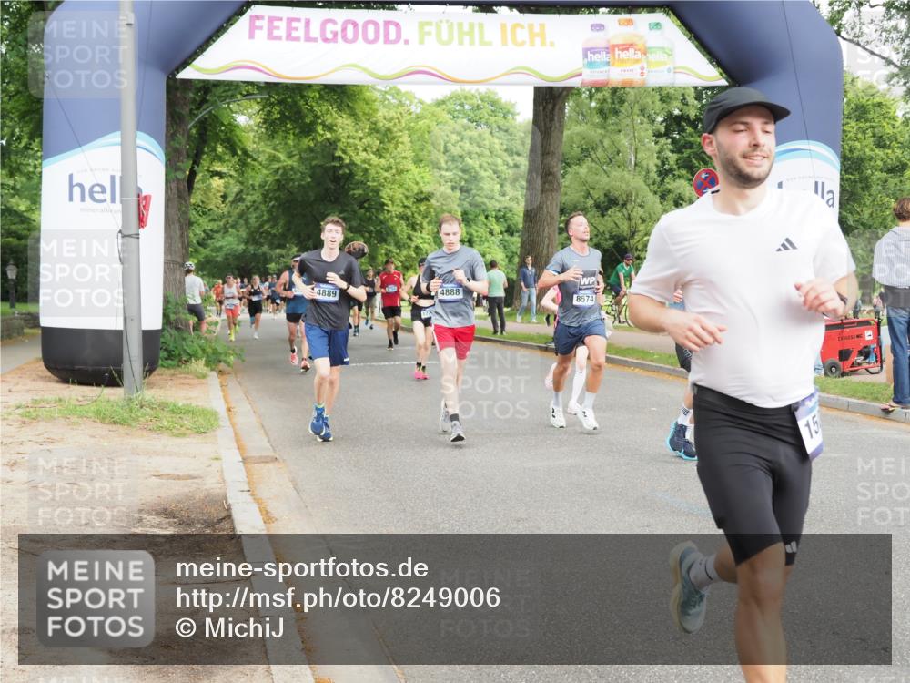 29.06.2025 - hella hamburg halbmarathon MichiJ http://msf.ph/oto/8249006 29.06.2025 10:28:43 Zwischen KM18-KM19 1358, 2573, 2714, 4888, 5752, 6649, 7495, 8346, 8370, 8574, 11284, 11714, 15015, 17245, 18013, 18614 meine-sportfotos.de