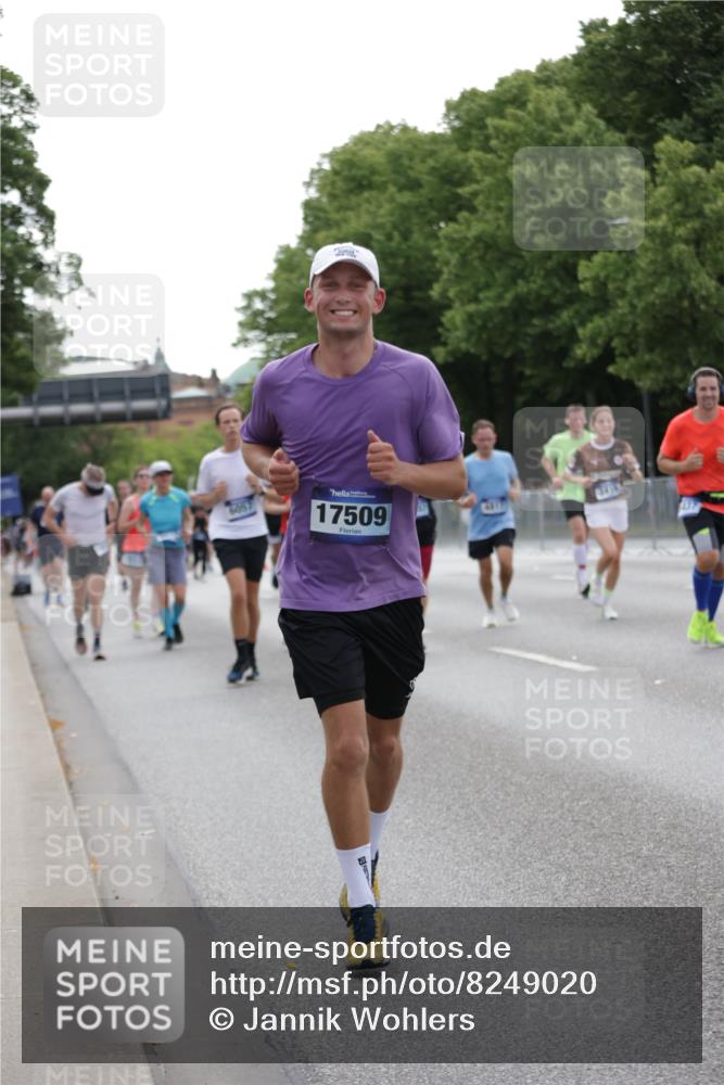 29.06.2025 - hella hamburg halbmarathon Jannik Wohlers http://msf.ph/oto/8249020 29.06.2025 10:30:47 Lombardsbrücke 1292, 1773, 1979, 2097, 2414, 2914, 4561, 4817, 5437, 5943, 6057, 6195, 6620, 6787, 7351, 7604, 8050, 8072, 8073, 8757, 9576, 10111, 10989, 11988, 12384, 12627, 14349, 15466, 15589, 15725, 16457, 17224, 17463, 17509, 17587, 17966, 19052, 19226 meine-sportfotos.de