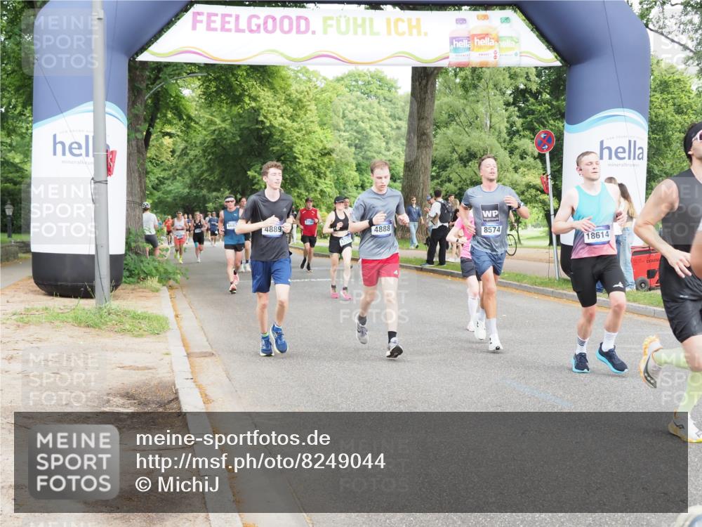 29.06.2025 - hella hamburg halbmarathon MichiJ http://msf.ph/oto/8249044 29.06.2025 10:28:43 Zwischen KM18-KM19 1358, 2573, 2714, 4888, 5752, 6649, 7495, 8346, 8370, 8574, 11284, 11714, 15015, 17245, 18013, 18614 meine-sportfotos.de
