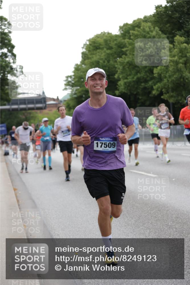 29.06.2025 - hella hamburg halbmarathon Jannik Wohlers http://msf.ph/oto/8249123 29.06.2025 10:30:47 Lombardsbrücke 1292, 1773, 1979, 2097, 2414, 2914, 4561, 4817, 5437, 5943, 6057, 6195, 6620, 6787, 7351, 7604, 8050, 8072, 8073, 8757, 9576, 10111, 10989, 11988, 12384, 12627, 14349, 15466, 15589, 15725, 16457, 17224, 17463, 17509, 17587, 17966, 19052, 19226 meine-sportfotos.de