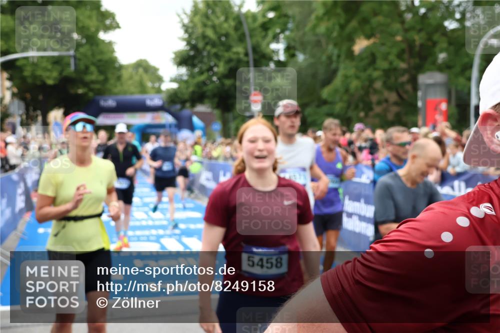 29.06.2025 - hella hamburg halbmarathon Zöllner http://msf.ph/oto/8249158 29.06.2025 10:57:44 Ziel 1239, 1715, 1719, 2606, 7833, 10133, 12774, 13523, 14571, 14951, 15217, 15220, 16418, 17201, 17455, 17769, 17814, 18388, 18508, 18985 meine-sportfotos.de