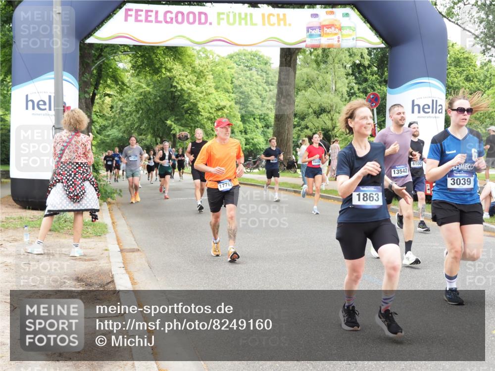29.06.2025 - hella hamburg halbmarathon MichiJ http://msf.ph/oto/8249160 29.06.2025 10:51:36 Zwischen KM18-KM19 1863, 3039, 3182, 3248, 5396, 6100, 7042, 9191, 13542, 14465, 15137, 17763, 18395, 18440, 18768 meine-sportfotos.de