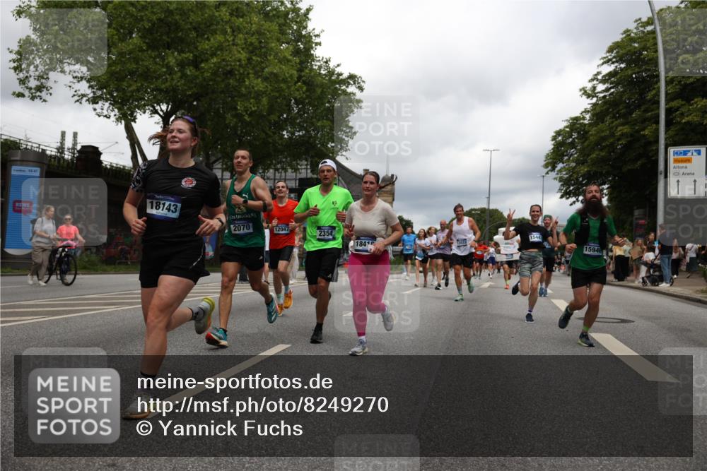 29.06.2025 - hella hamburg halbmarathon Yannick Fuchs http://msf.ph/oto/8249270 29.06.2025 10:47:51 20KM 1030, 1267, 1422, 1442, 1502, 1549, 1870, 2058, 2070, 2354, 2518, 2630, 3096, 3103, 3819, 4299, 5020, 5259, 5638, 6294, 6374, 6481, 6511, 6512, 6942, 7274, 7395, 7478, 7918, 8285, 8335, 8394, 8447, 9032, 9380, 9791, 9922, 11068, 11430, 11844, 12321, 12379, 12607, 12632, 13032, 13033, 13397, 13794, 13803, 13865, 13912, 14239, 14702, 15146, 15441, 15502, 15838, 15856, 15946, 16477, 16780, 17348, 17482, 18143, 18308, 18418, 18450, 18487, 18514, 18612, 19067 meine-sportfotos.de