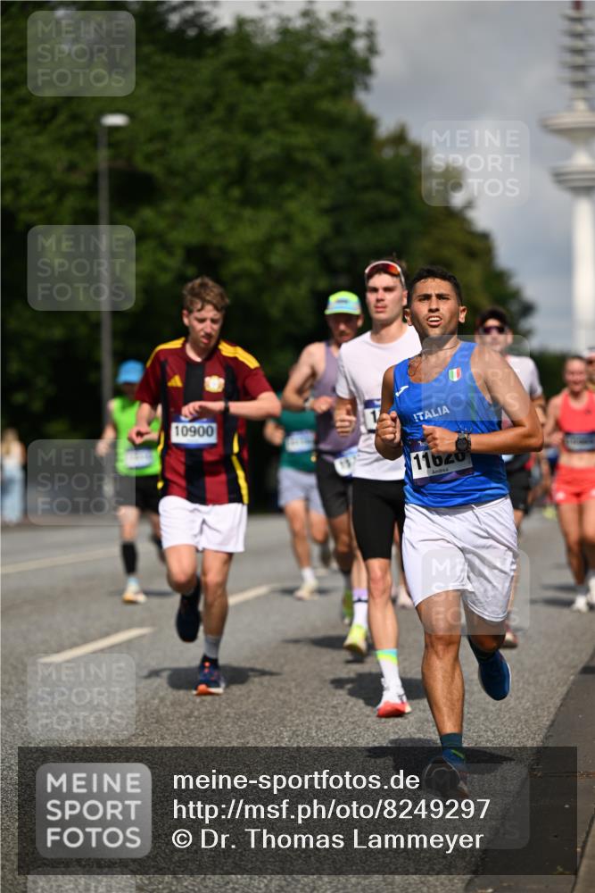 29.06.2025 - hella hamburg halbmarathon Dr. Thomas Lammeyer http://msf.ph/oto/8249297 29.06.2025 09:51:34 Kennedybrücke 1164, 1385, 1644, 1743, 2296, 2714, 2767, 3959, 4860, 5091, 5315, 6684, 6990, 7884, 8362, 9178, 9944, 10384, 10404, 10793, 10900, 11202, 11227 meine-sportfotos.de