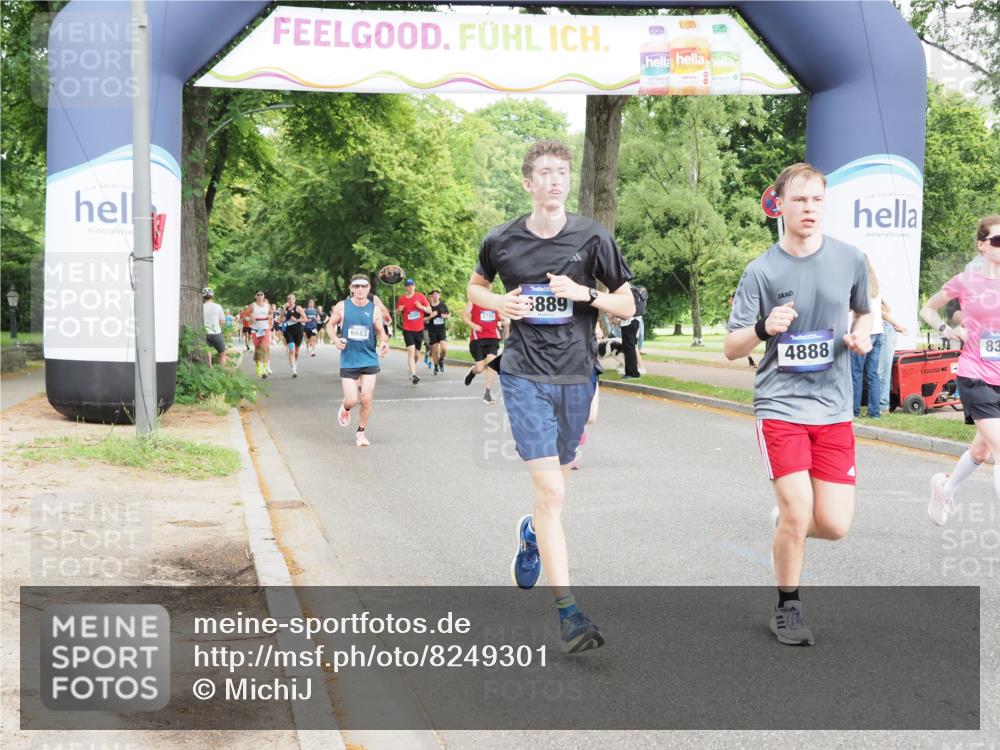29.06.2025 - hella hamburg halbmarathon MichiJ http://msf.ph/oto/8249301 29.06.2025 10:28:44 Zwischen KM18-KM19 1358, 2714, 4888, 4889, 5752, 6649, 7495, 8346, 8370, 8574, 11284, 15015, 17245, 18013, 18614 meine-sportfotos.de