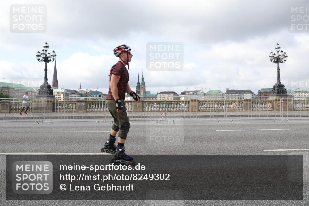29.06.2025 - hella hamburg halbmarathon Lena Gebhardt http://msf.ph/oto/8249302 29.06.2025 09:02:48 Lombardsbrücke  meine-sportfotos.de