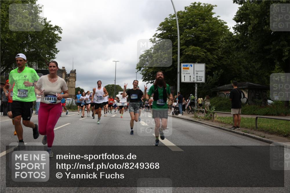 29.06.2025 - hella hamburg halbmarathon Yannick Fuchs http://msf.ph/oto/8249368 29.06.2025 10:47:52 20KM 1030, 1267, 1422, 1442, 1502, 1549, 1870, 2058, 2070, 2354, 2518, 2630, 3096, 3103, 3819, 4299, 5020, 5259, 5638, 6294, 6374, 6481, 6511, 6512, 6942, 7274, 7395, 7478, 7918, 8285, 8335, 8394, 8447, 9032, 9380, 9791, 9922, 11068, 11430, 11844, 12321, 12379, 12607, 12632, 13032, 13033, 13397, 13794, 13803, 13865, 13912, 14239, 14702, 15146, 15441, 15502, 15838, 15856, 15946, 16477, 16780, 17348, 17482, 18143, 18308, 18418, 18450, 18514, 18612, 19067 meine-sportfotos.de