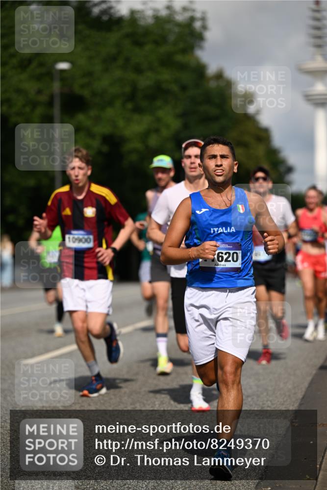 29.06.2025 - hella hamburg halbmarathon Dr. Thomas Lammeyer http://msf.ph/oto/8249370 29.06.2025 09:51:35 Kennedybrücke 1164, 1385, 1644, 1743, 2714, 2767, 3959, 4860, 5091, 5315, 6684, 6990, 7884, 8362, 9178, 9944, 10384, 10404, 10793, 10900, 11202, 11227 meine-sportfotos.de