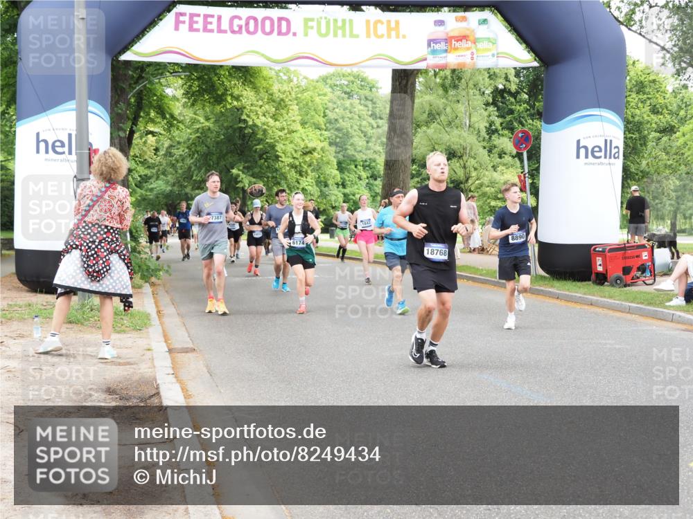 29.06.2025 - hella hamburg halbmarathon MichiJ http://msf.ph/oto/8249434 29.06.2025 10:51:38 Zwischen KM18-KM19 1863, 3039, 3182, 3248, 6100, 6174, 8890, 9191, 13542, 14465, 15137, 16455, 17387, 17763, 18395, 18440, 18768 meine-sportfotos.de