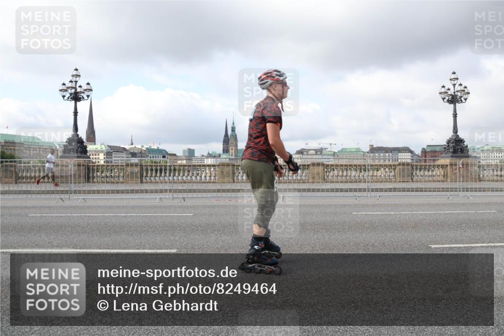 29.06.2025 - hella hamburg halbmarathon Lena Gebhardt http://msf.ph/oto/8249464 29.06.2025 09:02:49 Lombardsbrücke  meine-sportfotos.de