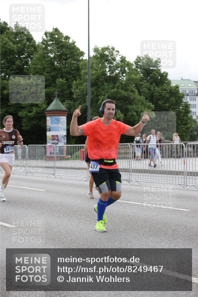 29.06.2025 - hella hamburg halbmarathon Jannik Wohlers http://msf.ph/oto/8249467 29.06.2025 10:30:49 Lombardsbrücke 1292, 1773, 1979, 2097, 2414, 2914, 4561, 4817, 5437, 5943, 6057, 6195, 6787, 7351, 7604, 8050, 8072, 8073, 8757, 10111, 11988, 12627, 14349, 15589, 15725, 16457, 17224, 17463, 17509, 17587, 18390, 19226 meine-sportfotos.de