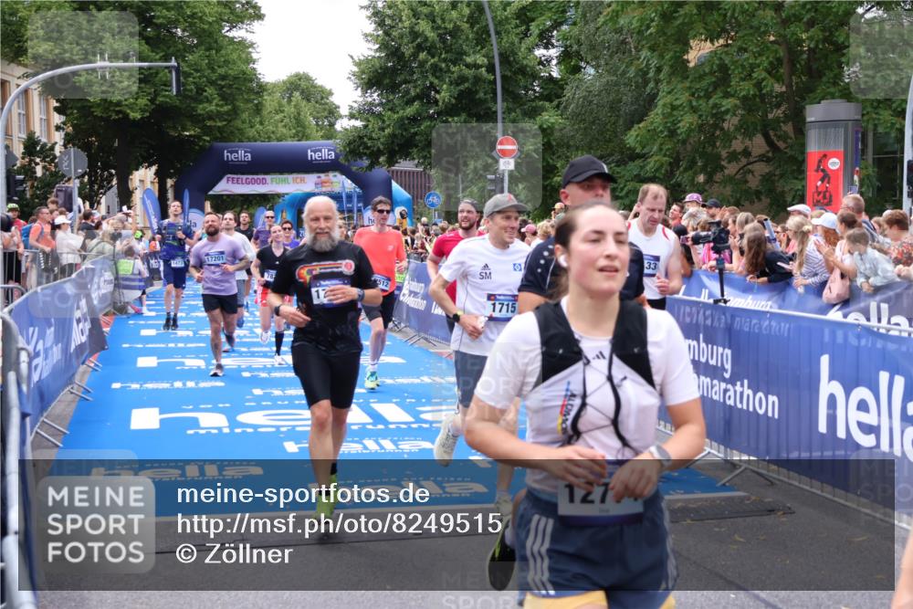 29.06.2025 - hella hamburg halbmarathon Zöllner http://msf.ph/oto/8249515 29.06.2025 10:57:50 Ziel 1715, 1719, 1972, 2034, 2806, 5391, 7269, 7833, 10133, 10599, 10703, 12440, 12523, 14737, 16418, 16517, 17201, 17455, 18492, 18508, 18727, 18985 meine-sportfotos.de