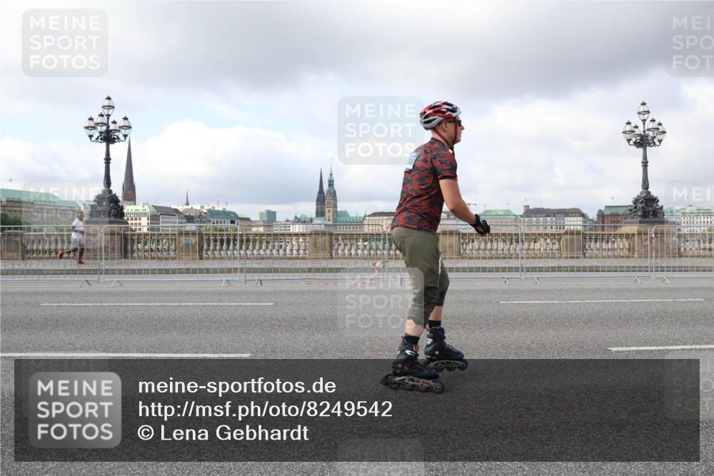 29.06.2025 - hella hamburg halbmarathon Lena Gebhardt http://msf.ph/oto/8249542 29.06.2025 09:02:49 Lombardsbrücke  meine-sportfotos.de
