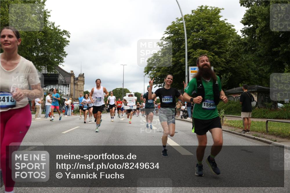 29.06.2025 - hella hamburg halbmarathon Yannick Fuchs http://msf.ph/oto/8249634 29.06.2025 10:47:52 20KM 1030, 1267, 1422, 1442, 1502, 1549, 1870, 2058, 2070, 2354, 2518, 2630, 3096, 3103, 3819, 4299, 5020, 5259, 5638, 6294, 6374, 6481, 6511, 6512, 6942, 7274, 7395, 7478, 7918, 8285, 8335, 8394, 8447, 9032, 9380, 9791, 9922, 11068, 11430, 11844, 12321, 12379, 12607, 12632, 13032, 13033, 13397, 13794, 13803, 13865, 13912, 14239, 14702, 15146, 15441, 15502, 15838, 15856, 15946, 16477, 16780, 17348, 17482, 18143, 18308, 18418, 18450, 18514, 18612, 19067 meine-sportfotos.de