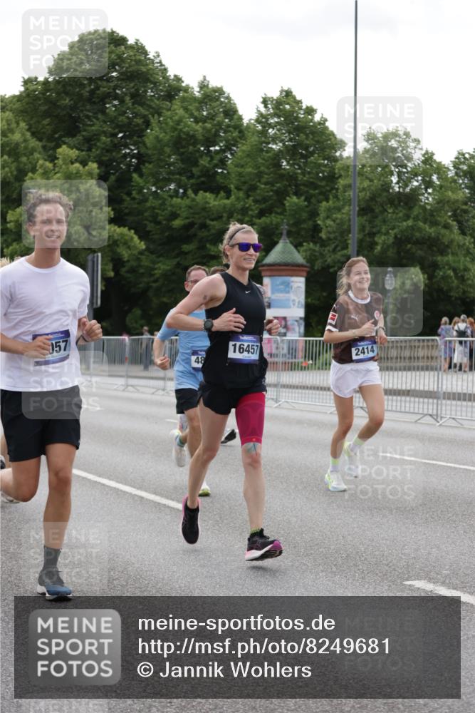 29.06.2025 - hella hamburg halbmarathon Jannik Wohlers http://msf.ph/oto/8249681 29.06.2025 10:30:50 Lombardsbrücke 1292, 1773, 1979, 2414, 2914, 4561, 4817, 5437, 5943, 6057, 6078, 6195, 6787, 7604, 8050, 8072, 8073, 10111, 11988, 12627, 14349, 15589, 15725, 16457, 17224, 17463, 17509, 17587, 18390, 19226 meine-sportfotos.de