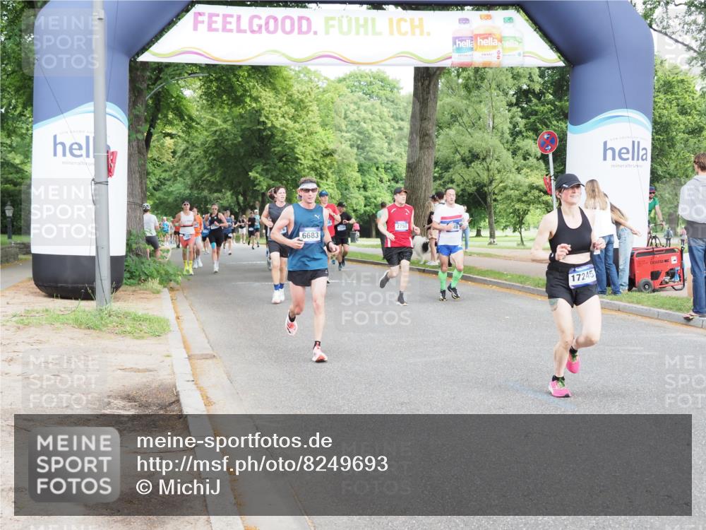 29.06.2025 - hella hamburg halbmarathon MichiJ http://msf.ph/oto/8249693 29.06.2025 10:28:46 Zwischen KM18-KM19 1358, 2714, 2750, 4888, 4889, 5752, 6149, 6649, 6683, 7495, 8346, 8370, 8574, 11284, 15015, 17245, 18614 meine-sportfotos.de
