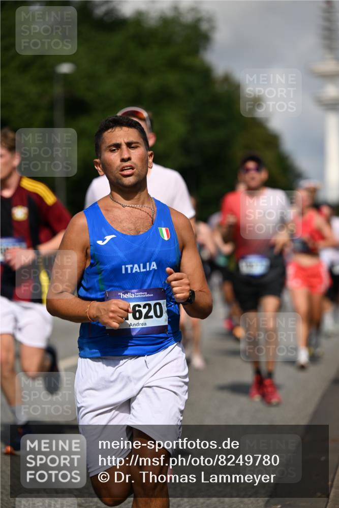 29.06.2025 - hella hamburg halbmarathon Dr. Thomas Lammeyer http://msf.ph/oto/8249780 29.06.2025 09:51:35 Kennedybrücke 1164, 1385, 1644, 1743, 2714, 2767, 3959, 4860, 5091, 5315, 6684, 6990, 7884, 8362, 9178, 9944, 10384, 10404, 10793, 10900, 11202, 11227 meine-sportfotos.de