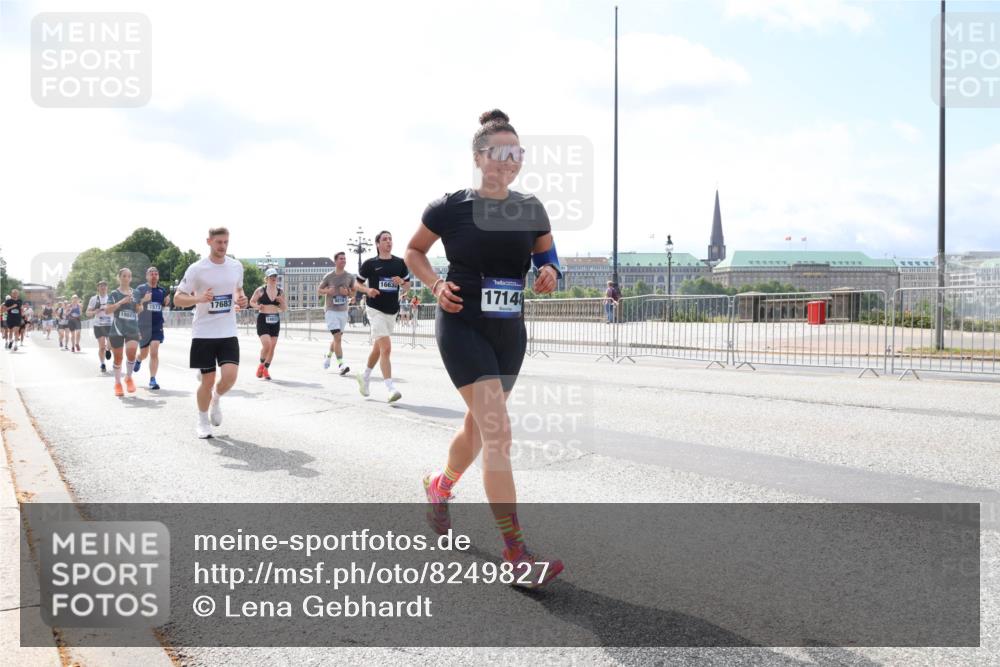29.06.2025 - hella hamburg halbmarathon Lena Gebhardt http://msf.ph/oto/8249827 29.06.2025 10:10:21 Lombardsbrücke 1548, 1573, 3921, 4592, 5182, 5440, 5511, 7042, 7081, 7250, 7333, 7636, 7685, 8219, 8890, 9366, 9434, 9674, 9681, 9816, 10036, 10943, 11027, 11180, 11887, 11904, 11905, 12008, 12567, 12629, 13797, 13825, 13901, 14679, 14822, 15409, 16166, 16344, 16445, 16639, 16872, 17148, 17730, 18196, 18707, 19023 meine-sportfotos.de